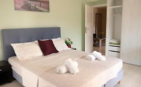 Charming Apartment In Halepa!